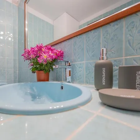 Marina Seafront 12 Radazul