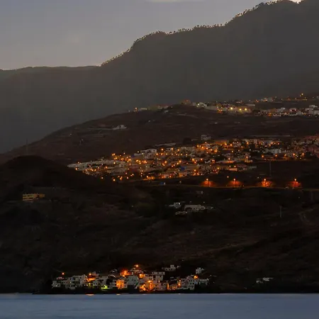 Апартаменты Marina Seafront 12 Радазул